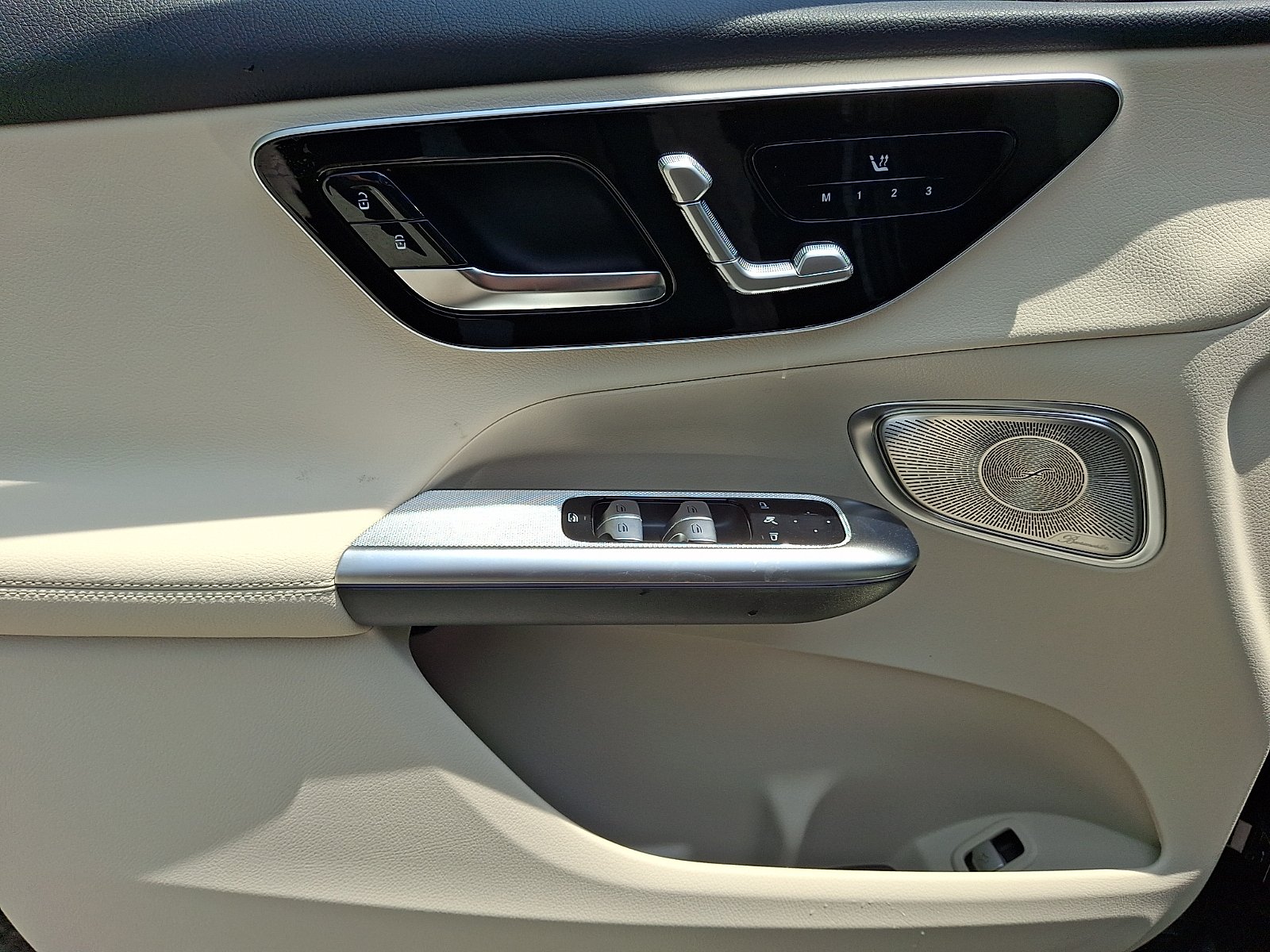 New 2026 Obsidian Black Metallic Mercedes-Benz GLC 300 image 10