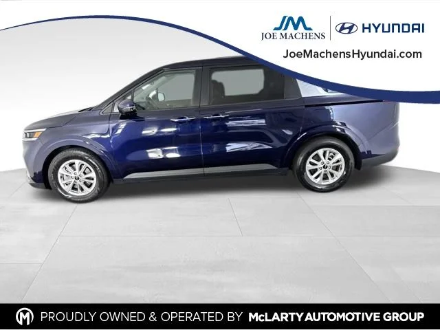 Used 2023 Blue Kia LX Seat Package image 9