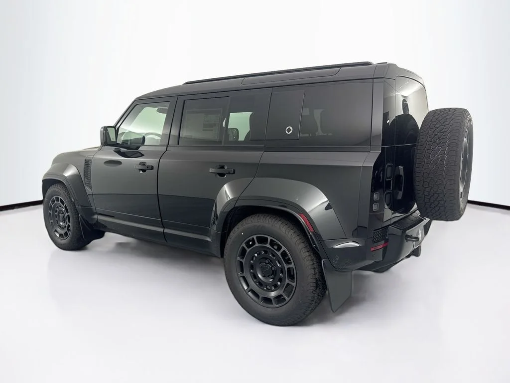 New 2026 Narvik Black Land Rover OCTA Black image 6