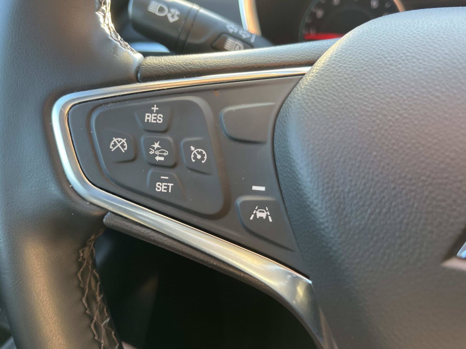 Used 2024 Summit White Chevrolet LT image 31