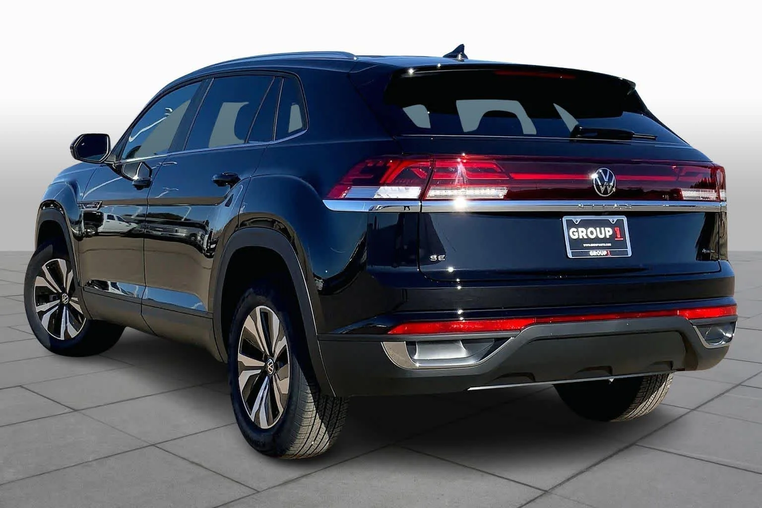 New 2026 Deep Black Pearl Volkswagen 2.0T SE image 11