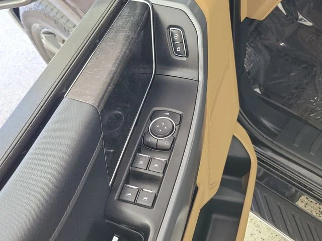 Used 2021 Black Ford XLT image 22