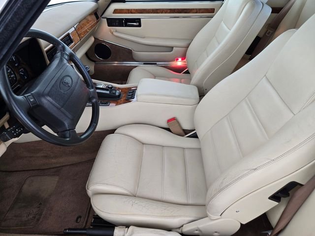 Used 1995 Green Jaguar 2+2 image 9
