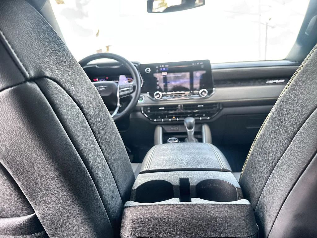 Used 2024 White Chevrolet ZR2 image 21