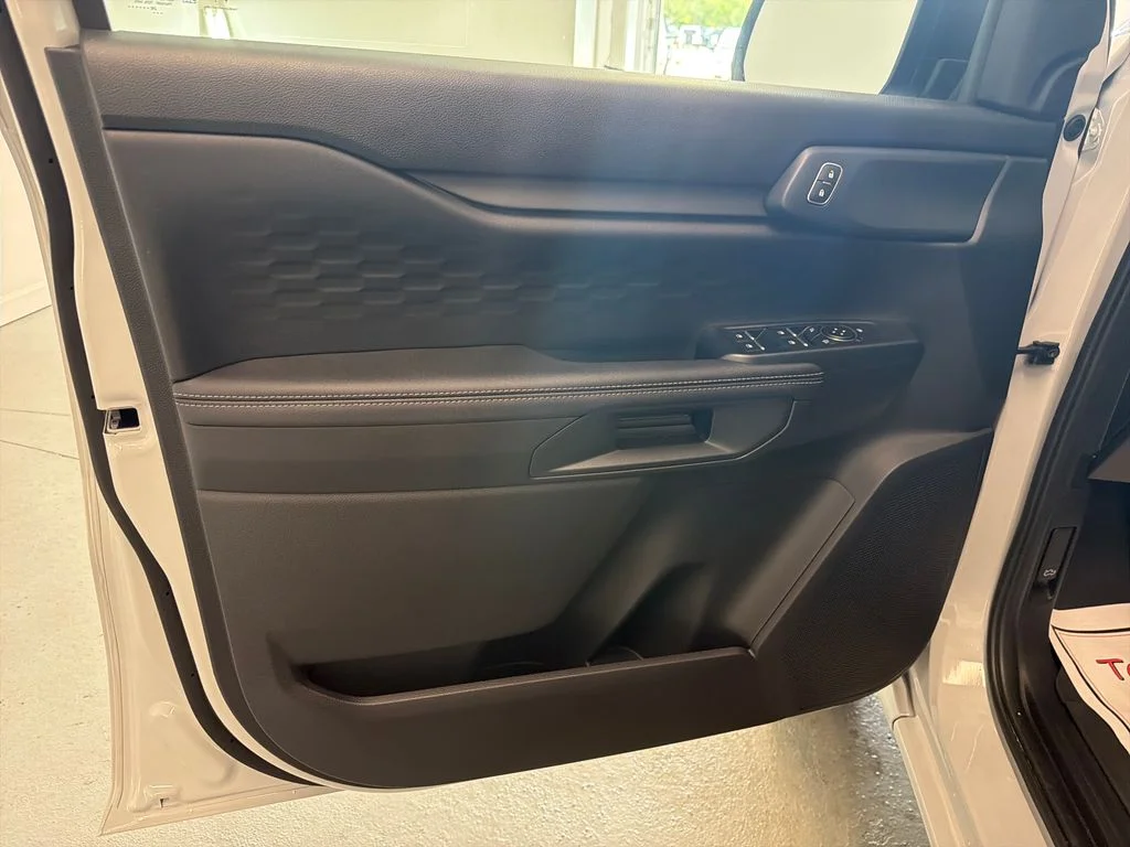 New 2026 Avalanche Ford XLT image 13