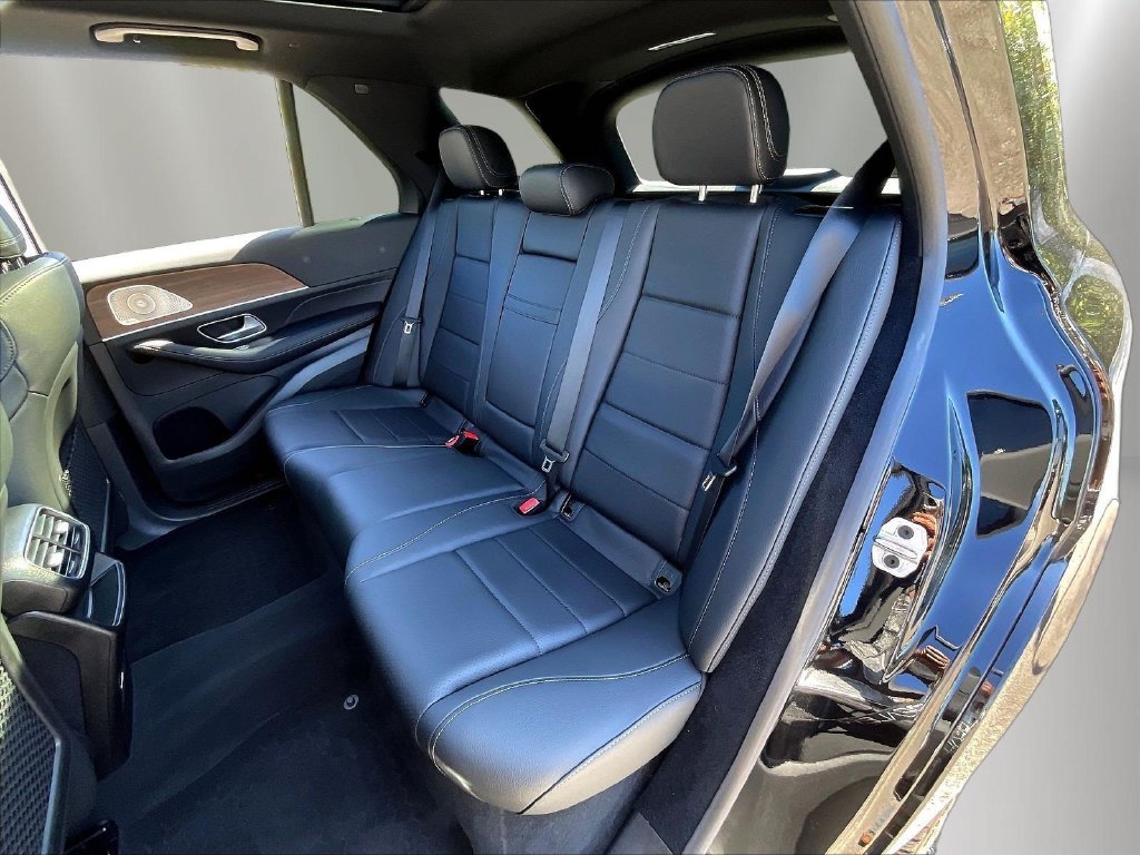Certified Used 2025 Obsidian Black Metallic Mercedes-Benz GLE 450 image 24