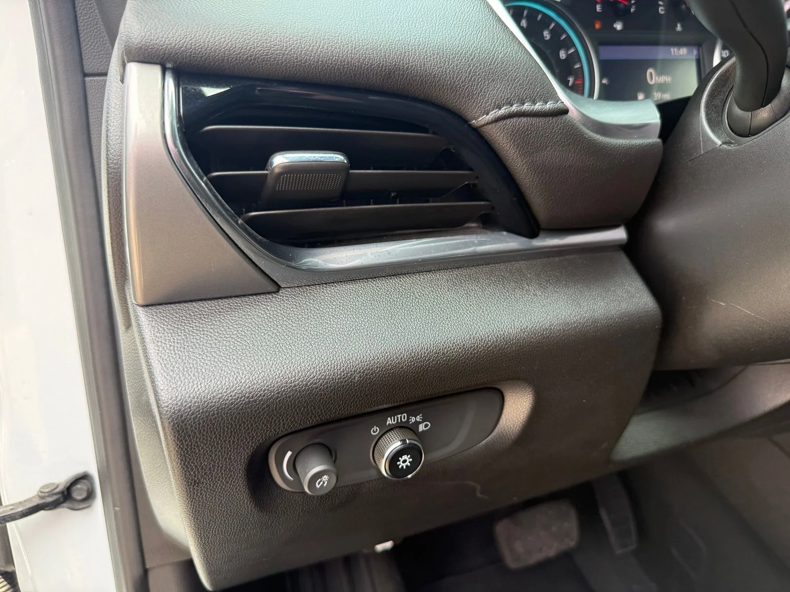 2023 Chevrolet Traverse 1LT - Photo 13