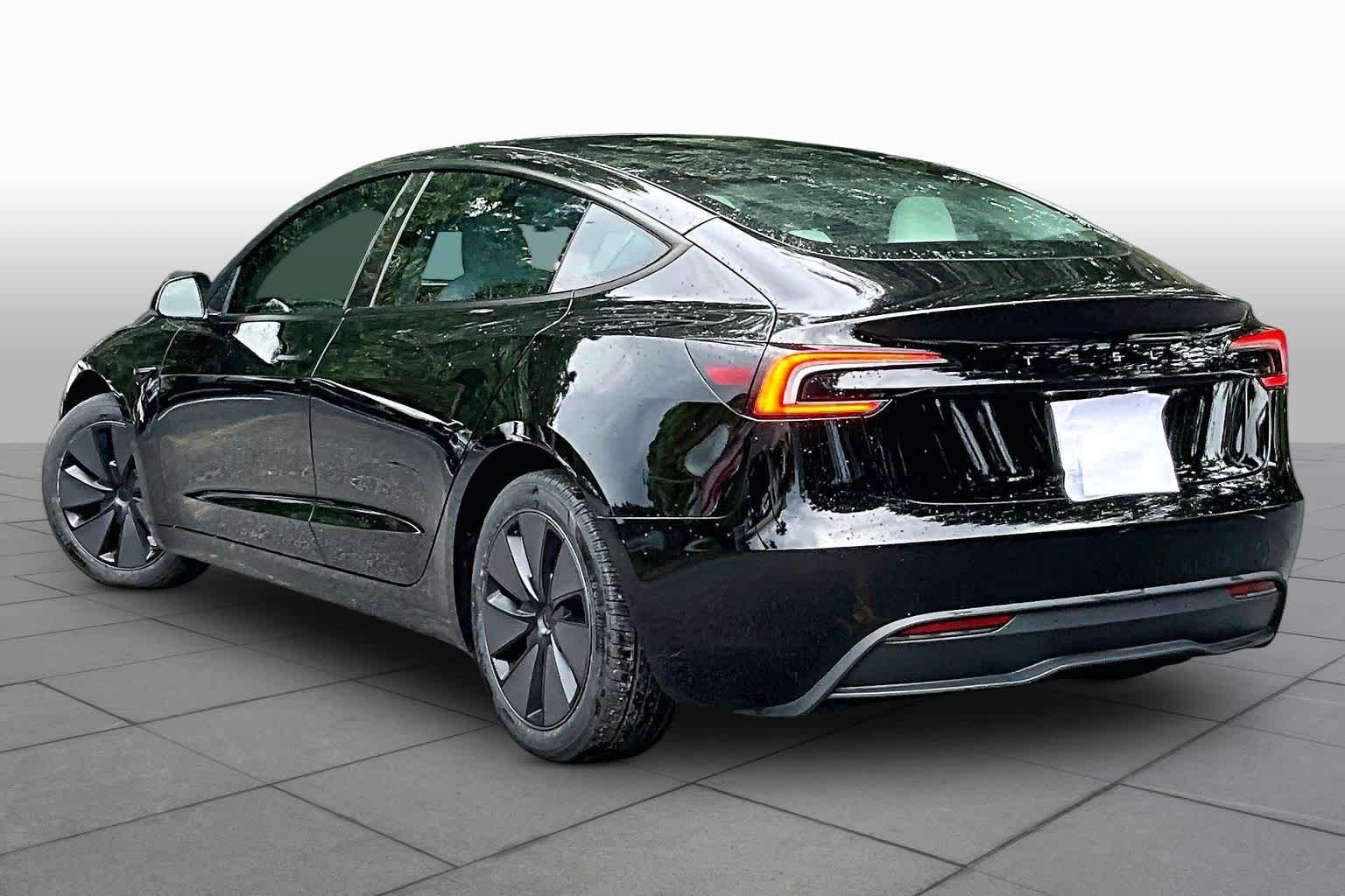 Used 2025  Tesla Long Range image 19