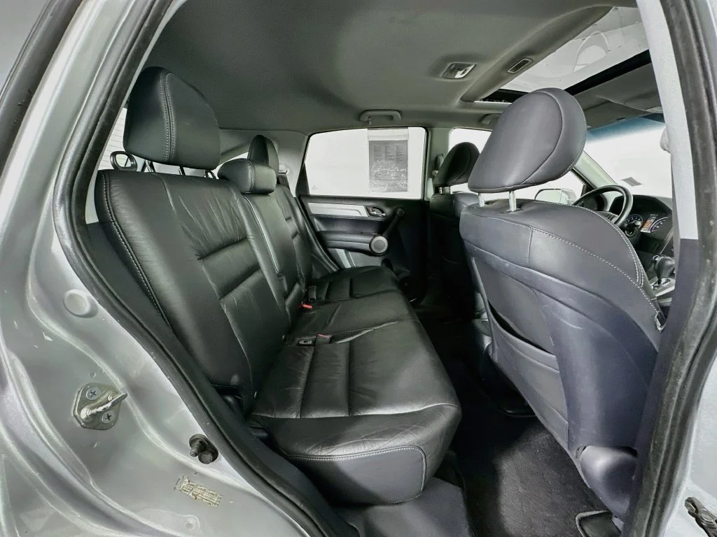 Used 2010 Alabaster Silver Metallic Honda EX-L image 26