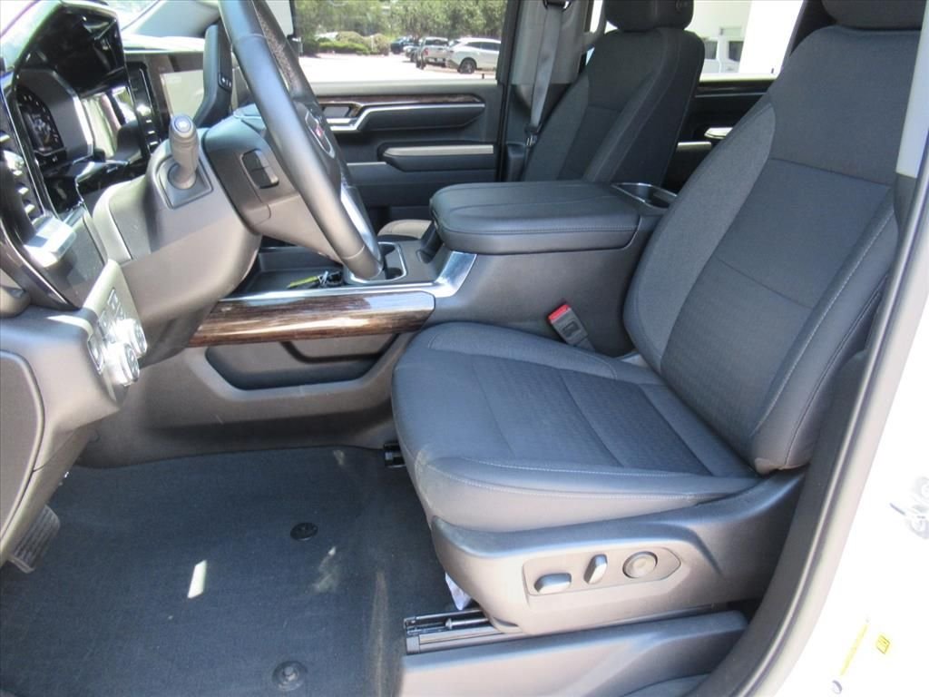Used 2025 White GMC SLE image 16