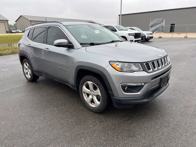 Used 2018 Billet Silver Metallic Clearcoat Jeep Latitude image 1
