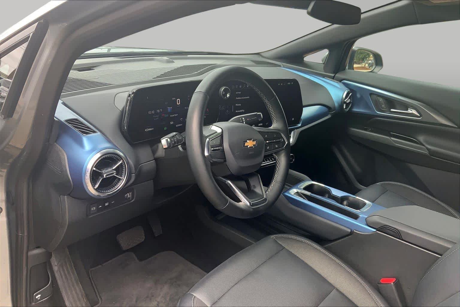 Used 2025 Sterling Gray Metallic Chevrolet LT2 w/PDE image 17