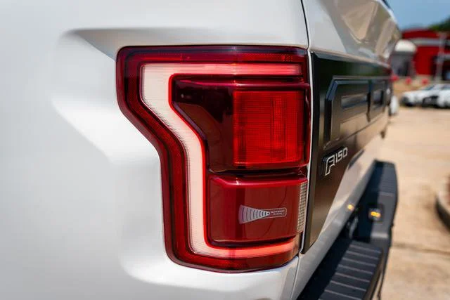 Used 2017 Oxford White Ford Raptor image 29