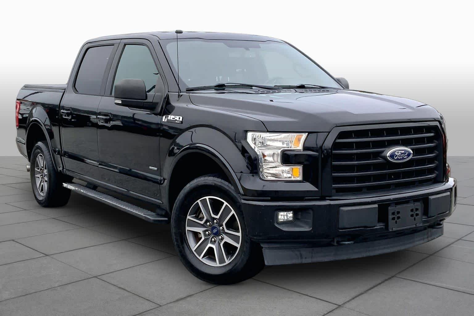Used 2017 Shadow Black Ford XLT image 3