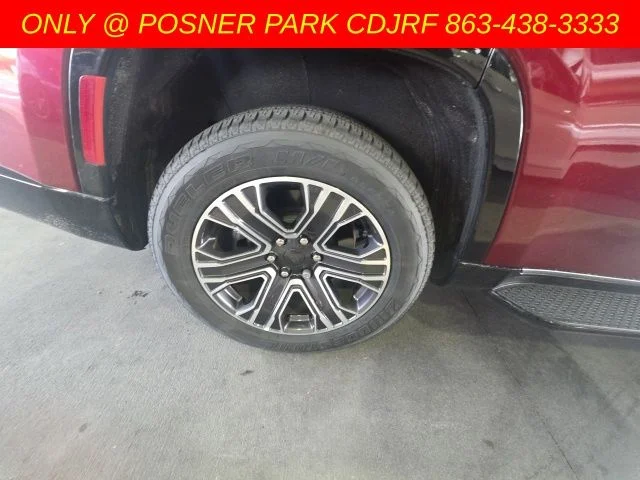 Used 2024 Red Jeep Base image 17