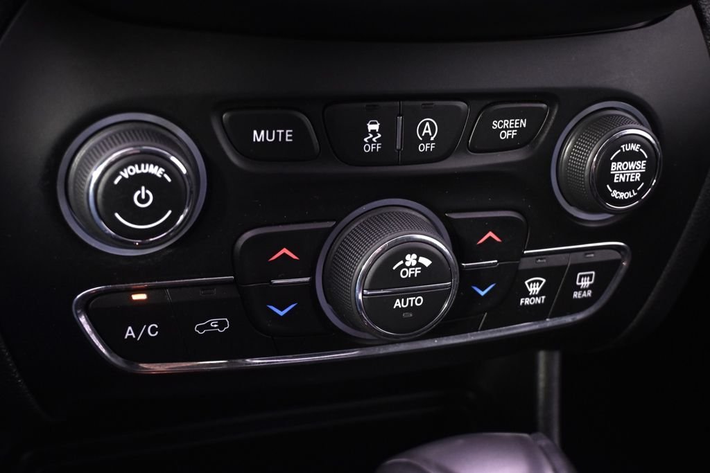 Used 2019 Blue Jeep Limited image 30