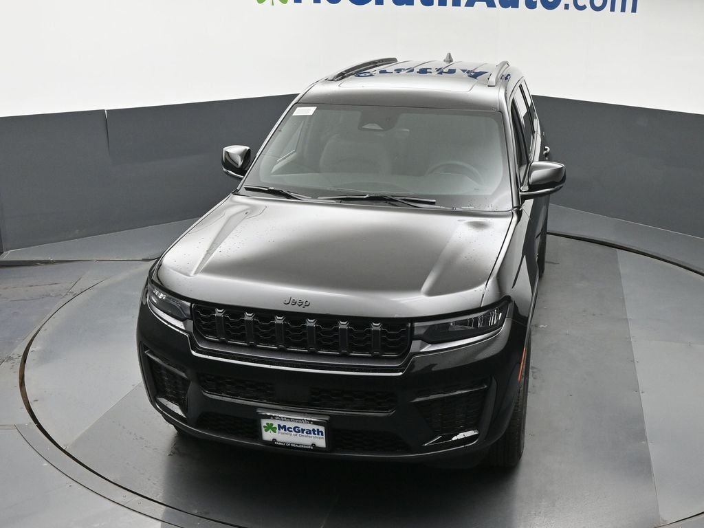 New 2026 Diamond Black Crystal Pearl-Coat Exterior Paint Jeep Altitude image 28