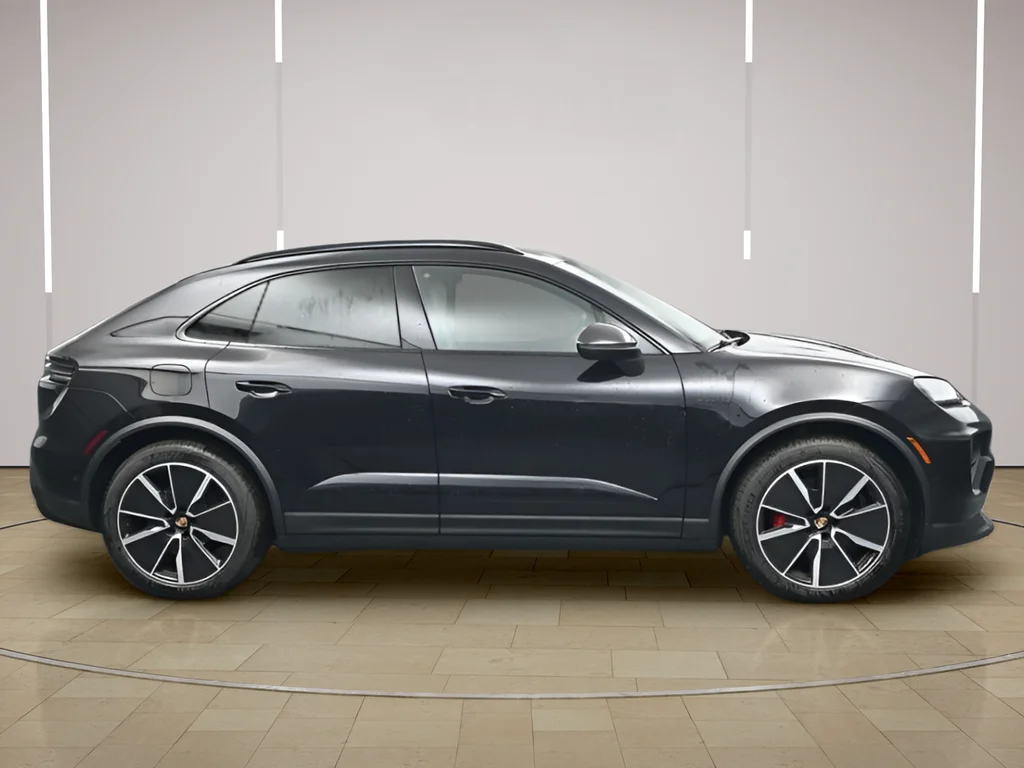 2025 Porsche Macan S - Photo 26