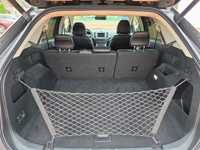 Used 2019 Gray Ford SEL image 5