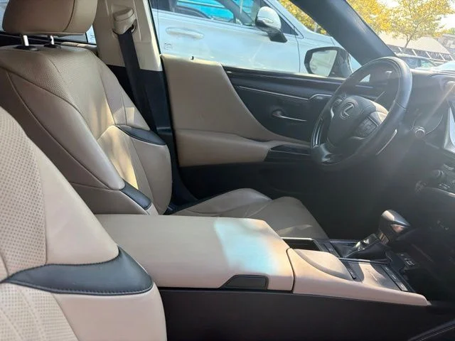 Used 2019 Silver Lexus 350 Ultra Luxury image 13