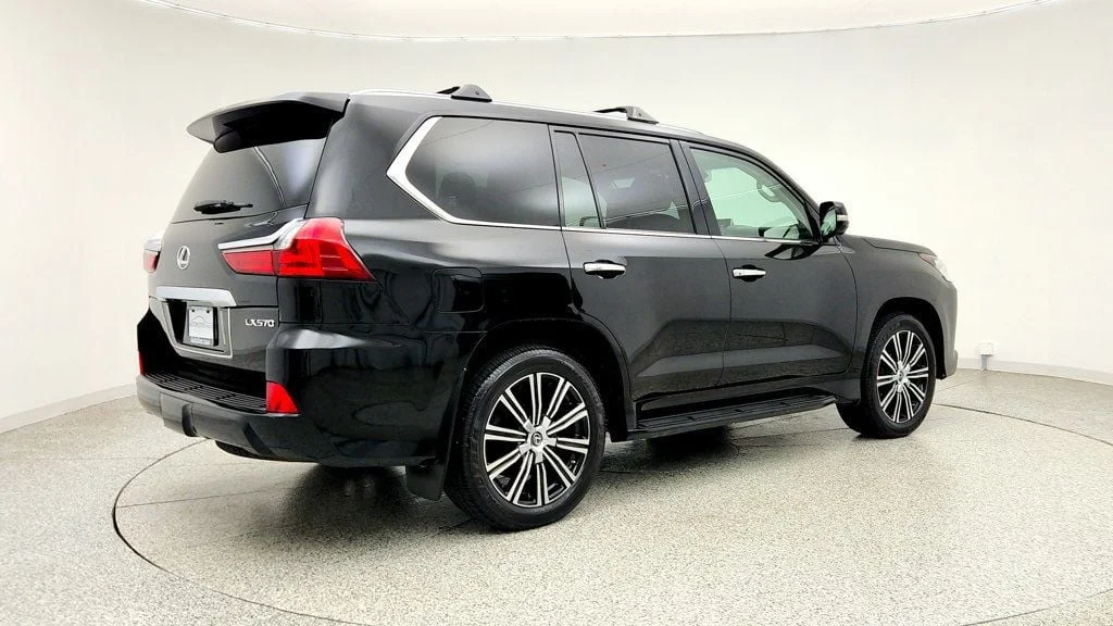 Used 2019 Black Onyx Lexus LX 570 Three Row 4WD w/ Mark Levinson, Rear DVD & Luxury Pkg image 5
