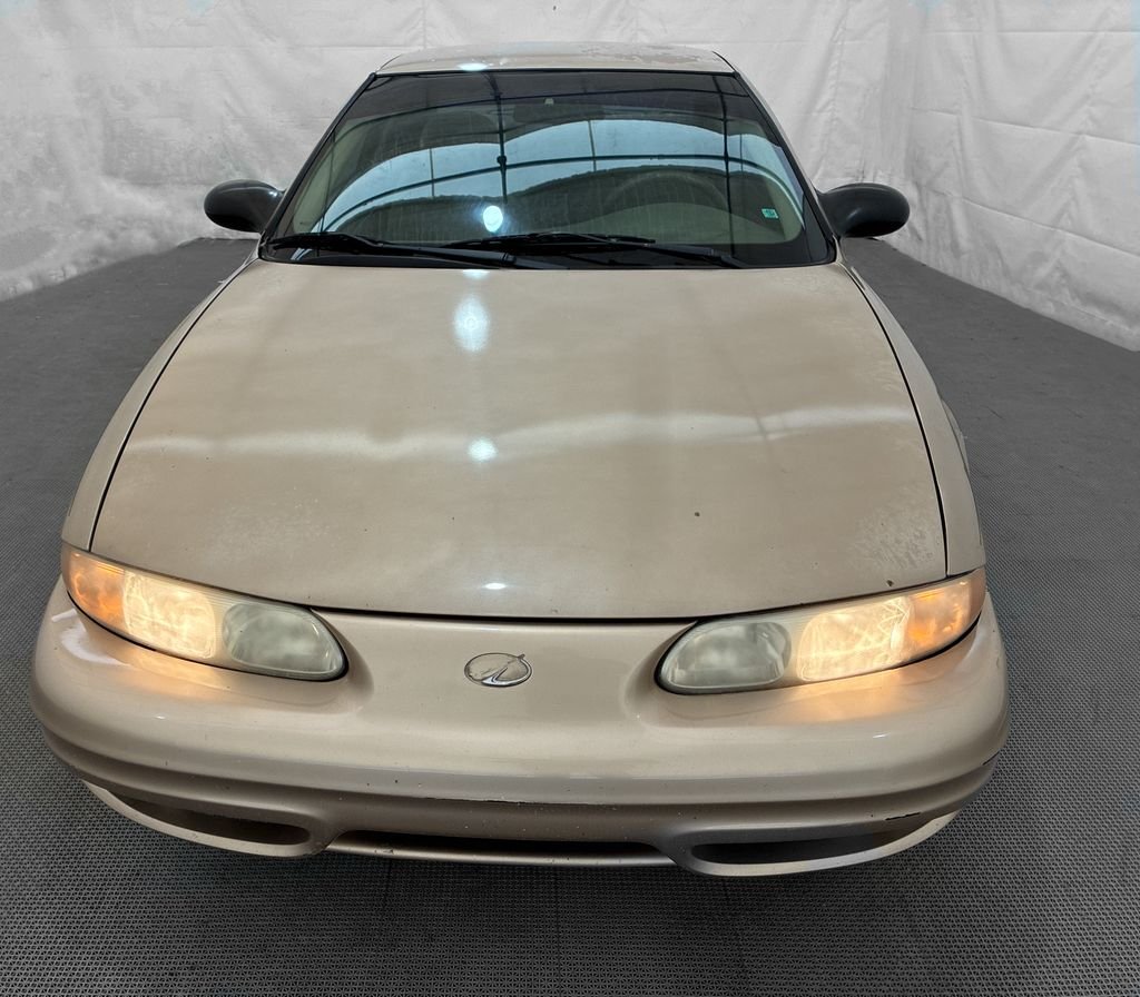Used 2004 Beige Oldsmobile GL1 image 2