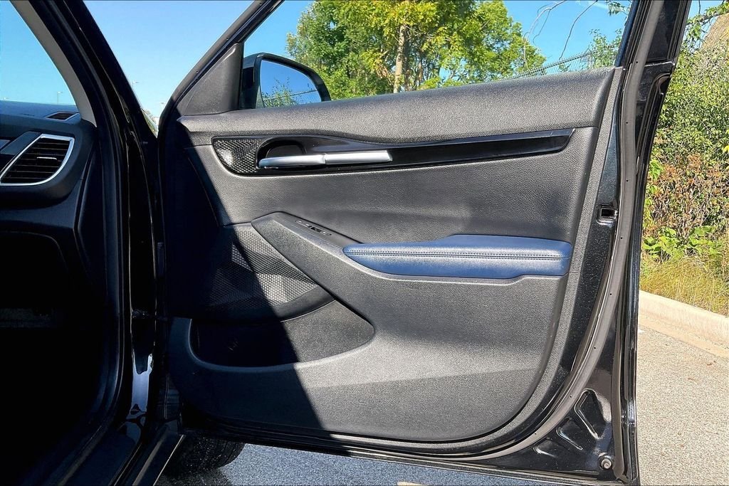 Used 2024 Black Kia S image 23