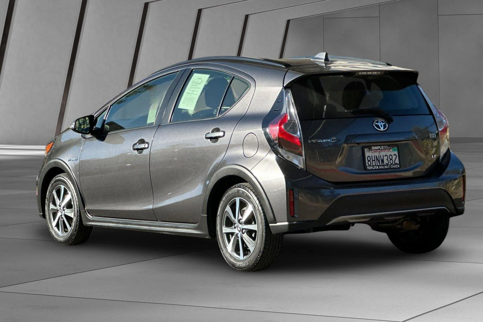 Used 2019 Gray Toyota LE image 10