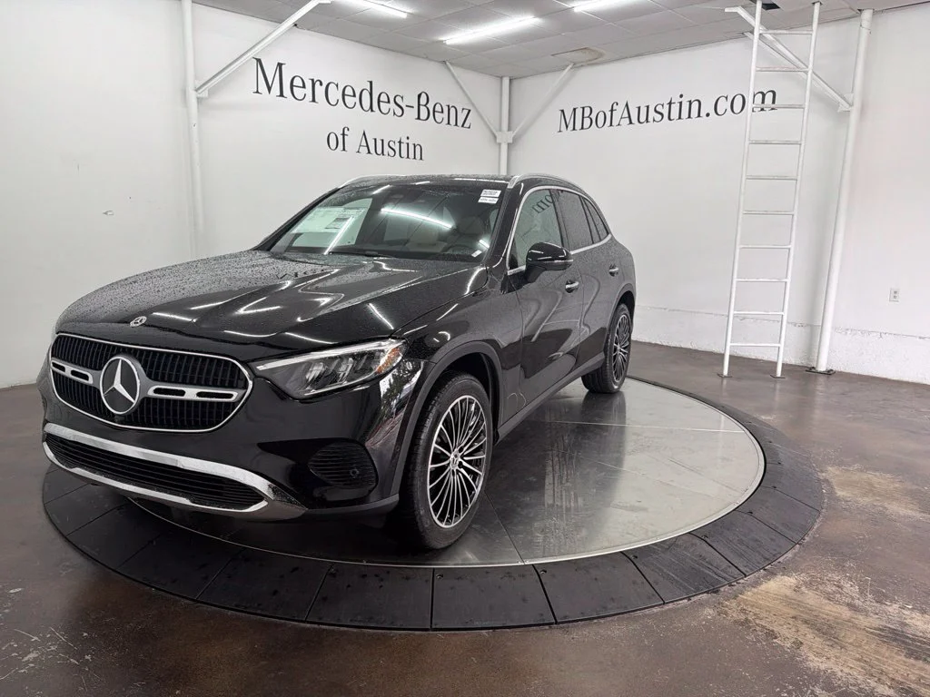 New 2027 Black Mercedes-Benz GLC 300 image 3