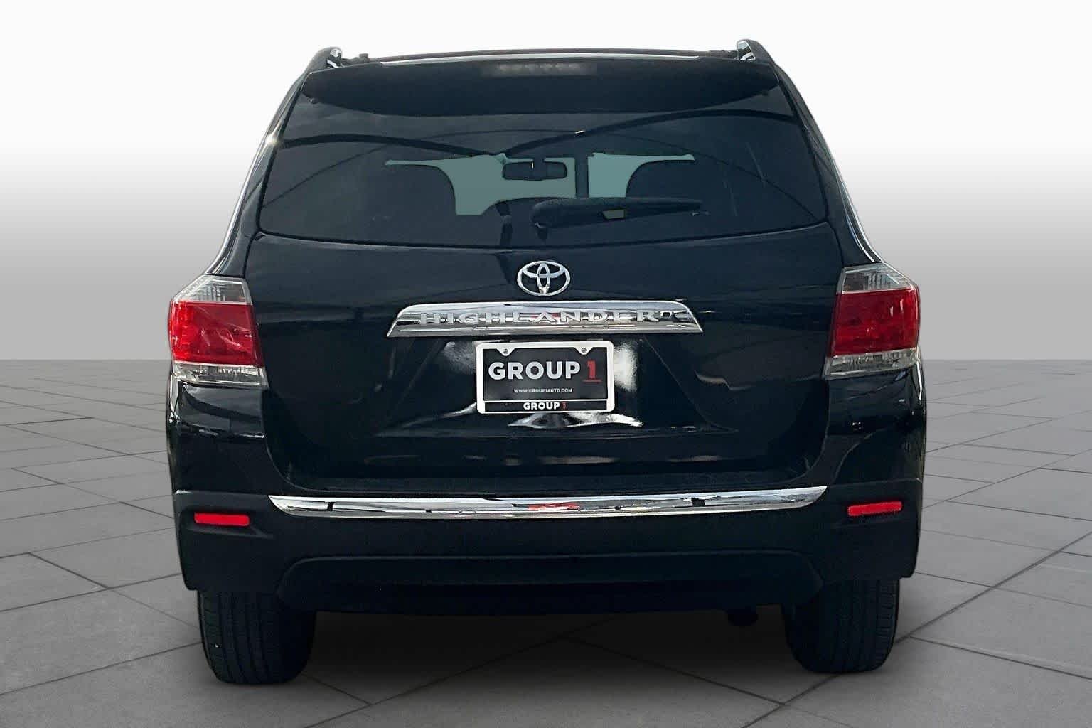Used 2013 Black Toyota SE image 5