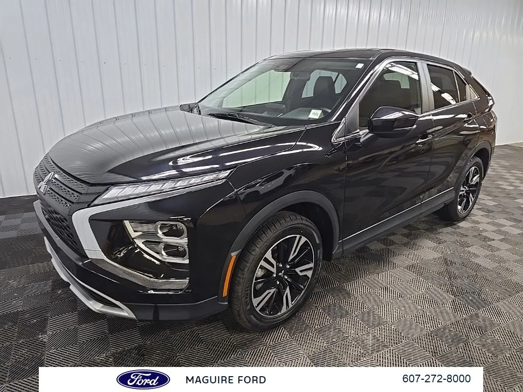 Used 2025 Black Mitsubishi SE image 10