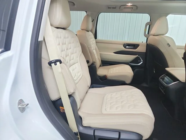 New 2026 White Nissan Platinum Reserve image 43
