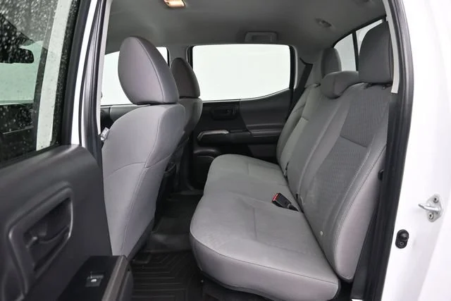 Used 2022 White Toyota SR5 image 19
