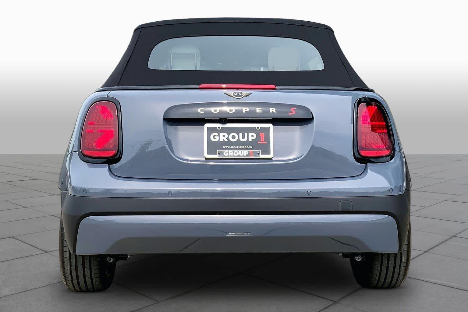 New 2026 Copper Grey Metallic MINI Iconic image 4