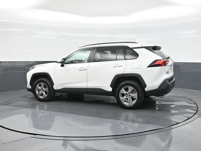 Used 2025 White Toyota XLE image 5