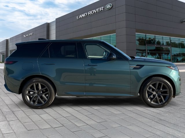 New 2026 Giola Green Land Rover Dynamic SE image 6