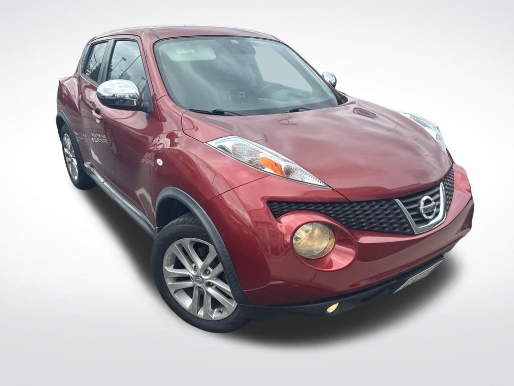 Used 2013 Cayenne Red Nissan SL image 2