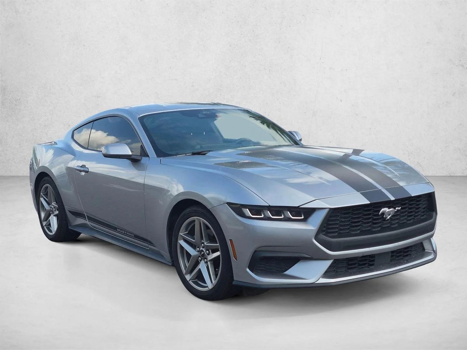 Used 2024 Iconic Silver Metallic Ford EcoBoost image 3