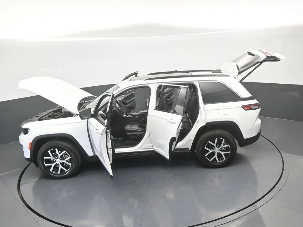 Used 2024 White Jeep Limited image 71