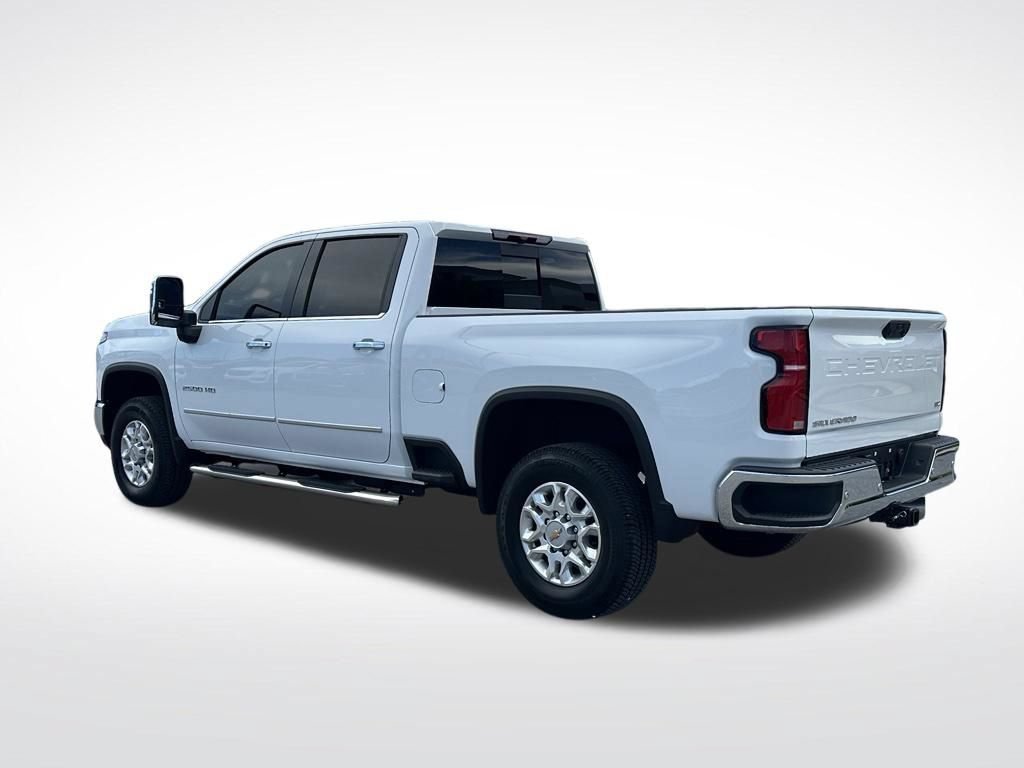 Used 2025 Summit White Chevrolet LTZ image 5