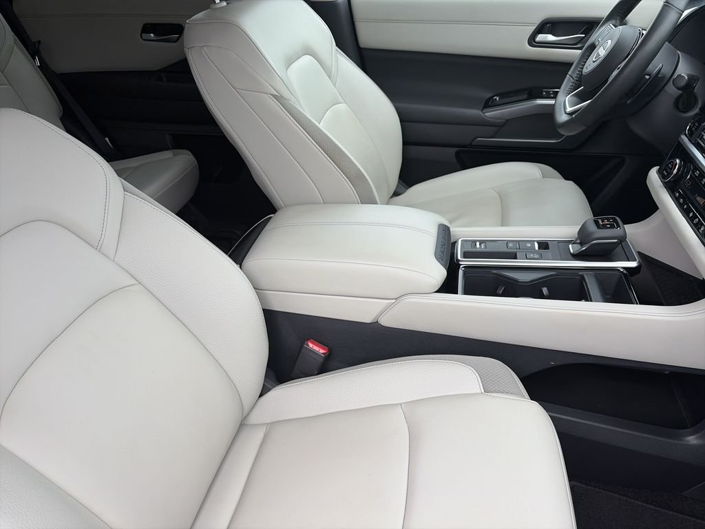 Used 2025 Black Nissan SL image 35