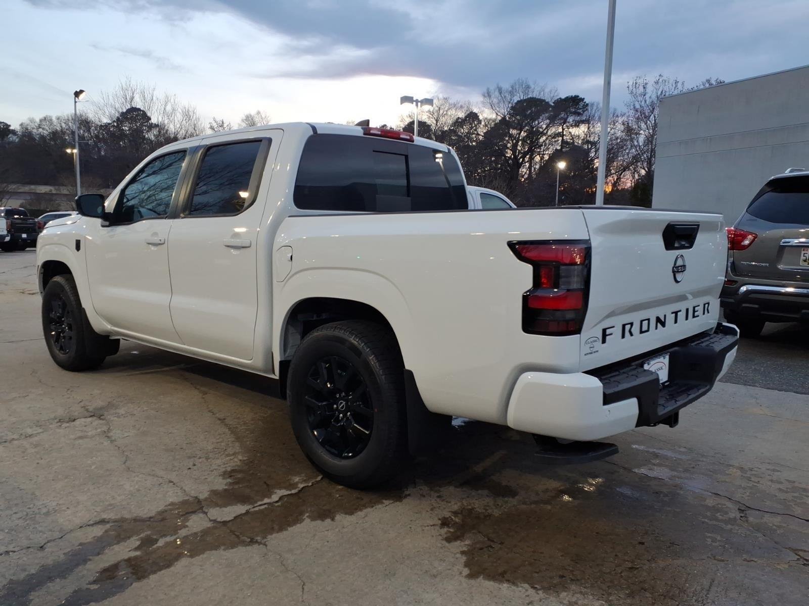 New 2026 Glacier White Nissan Crew Cab SV image 4