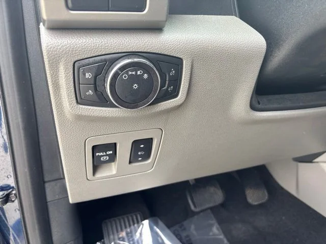 Certified Used 2019 Blue Ford Platinum image 18