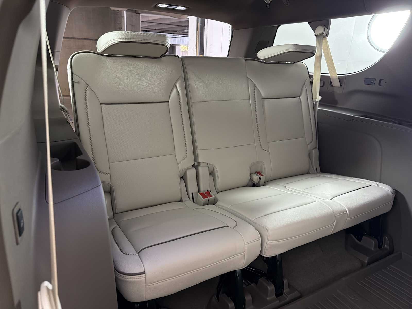 2026 GMC Yukon XL Denali - Photo 14