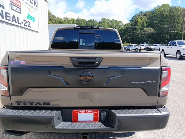 Used 2021  Nissan PRO-4X image 5