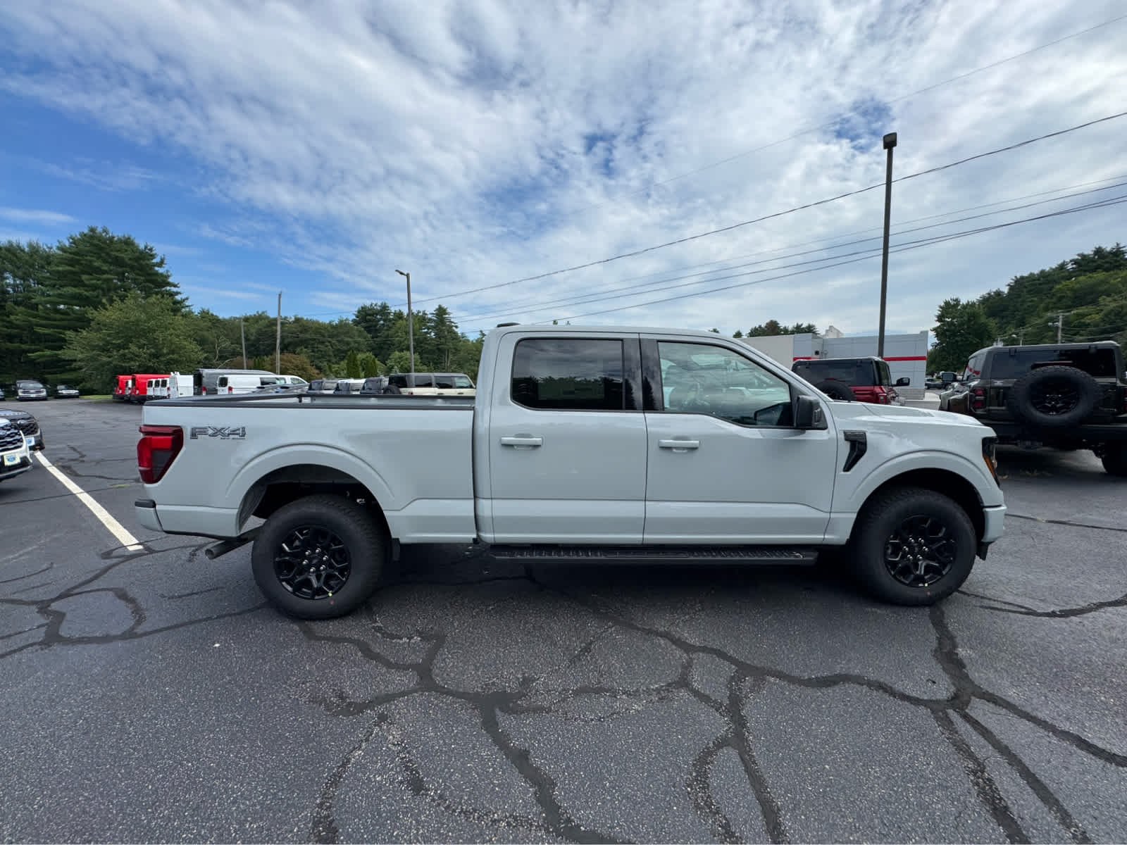 New 2026 Avalanche Ford XLT image 7