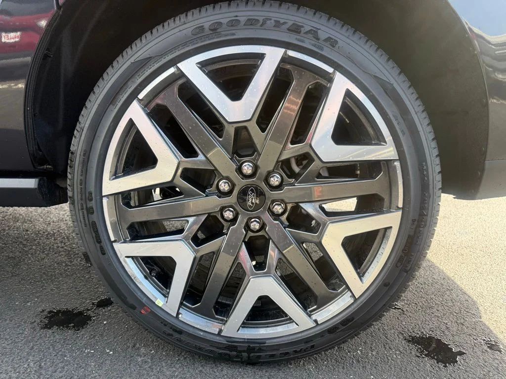 New 2026 Dark Matter Gray Metallic Ford MAX Platinum® image 36