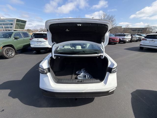New 2026 Aspen White TriCoat Nissan SL image 23