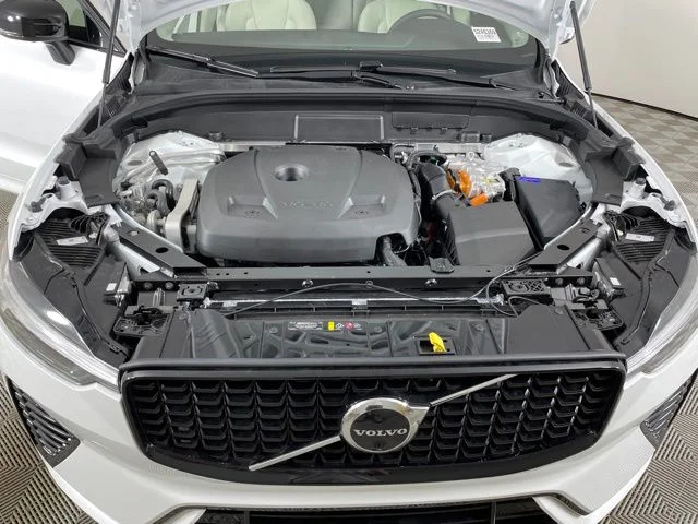 Used 2024 White Volvo T8 Plus Dark Theme image 44