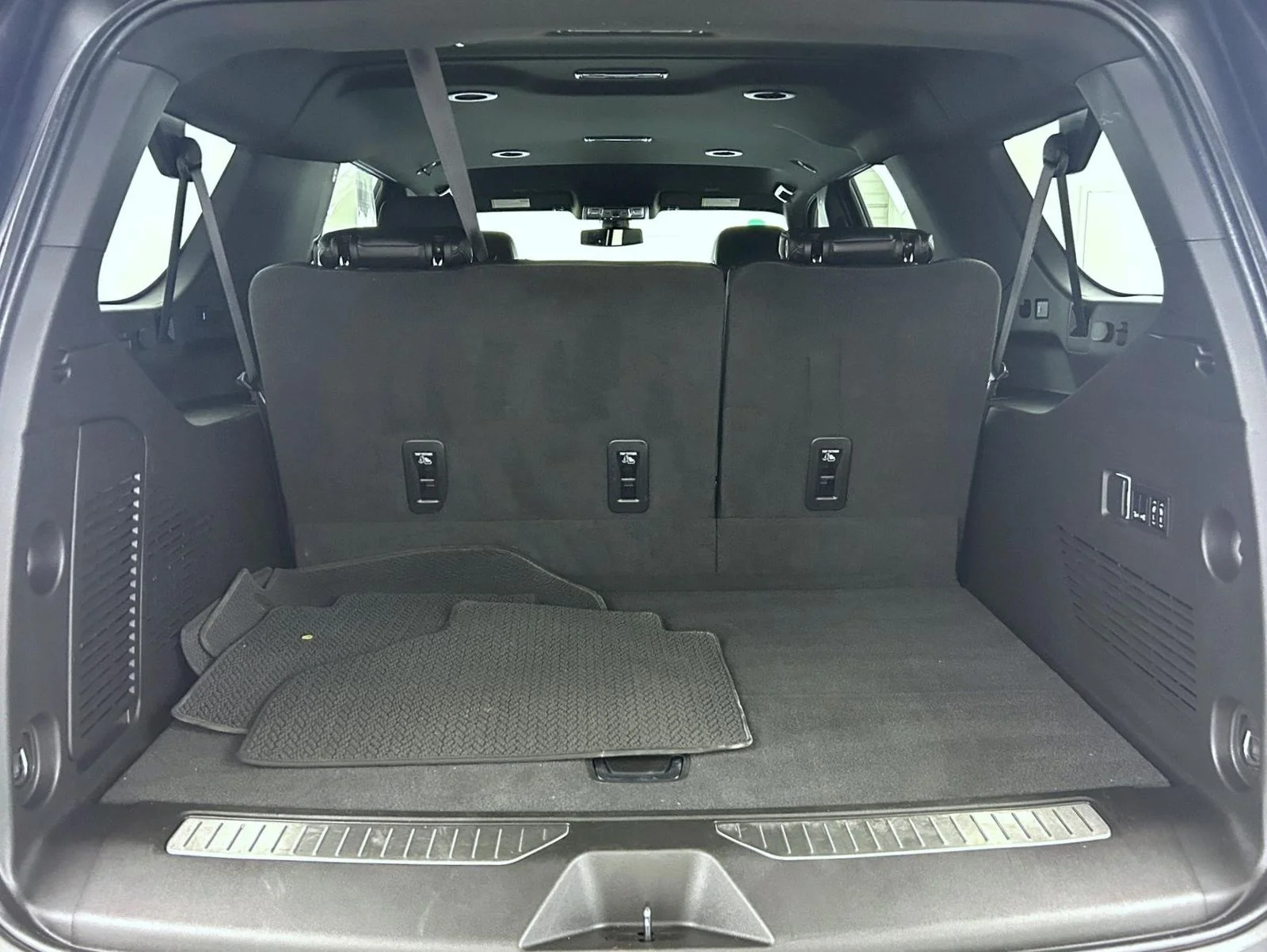 Used 2022 Black GMC Denali image 25